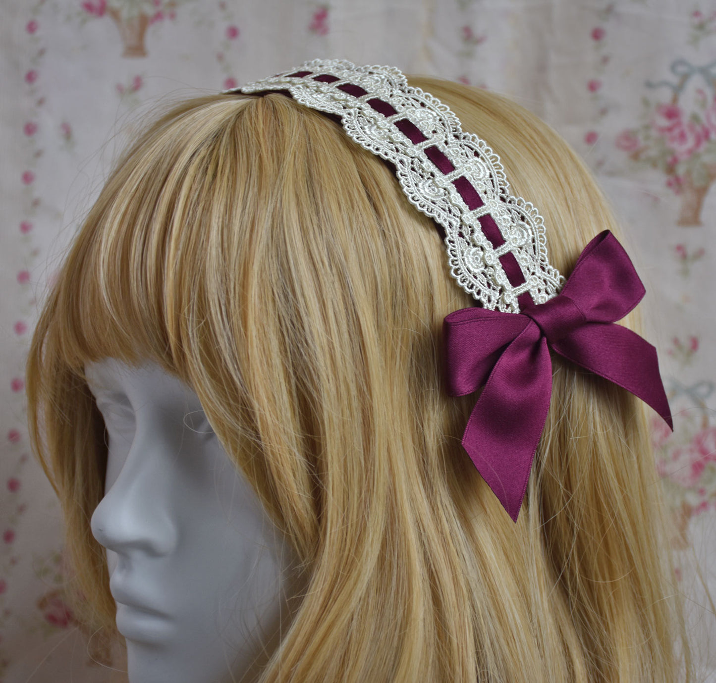Scalloped Rose Ladder Lace Headdress