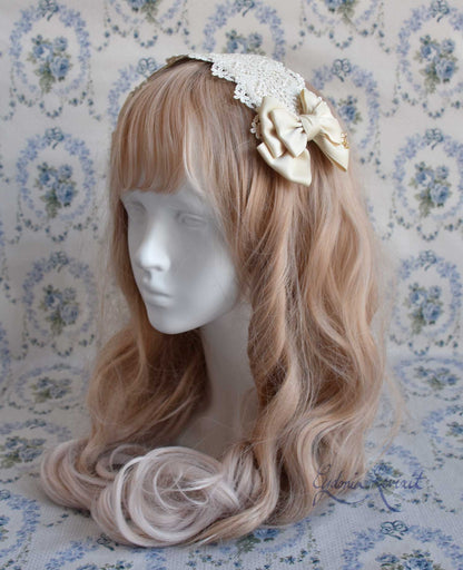 Blumendansen Lace Headdress