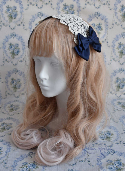 Blumendansen Lace Headdress