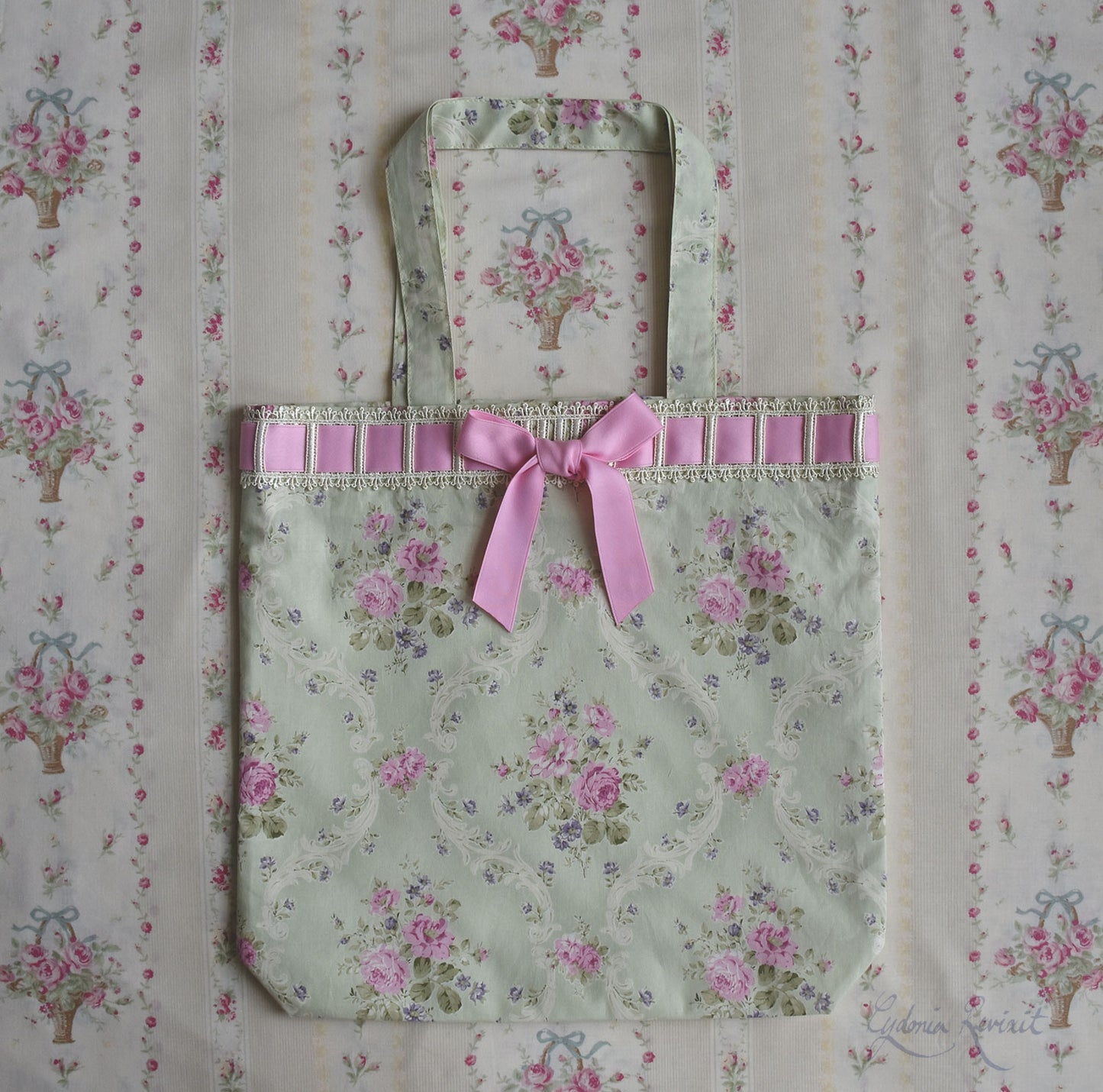 [Nostalgia Series] Laced-up Floral Print Tote Bag: Rose Vine