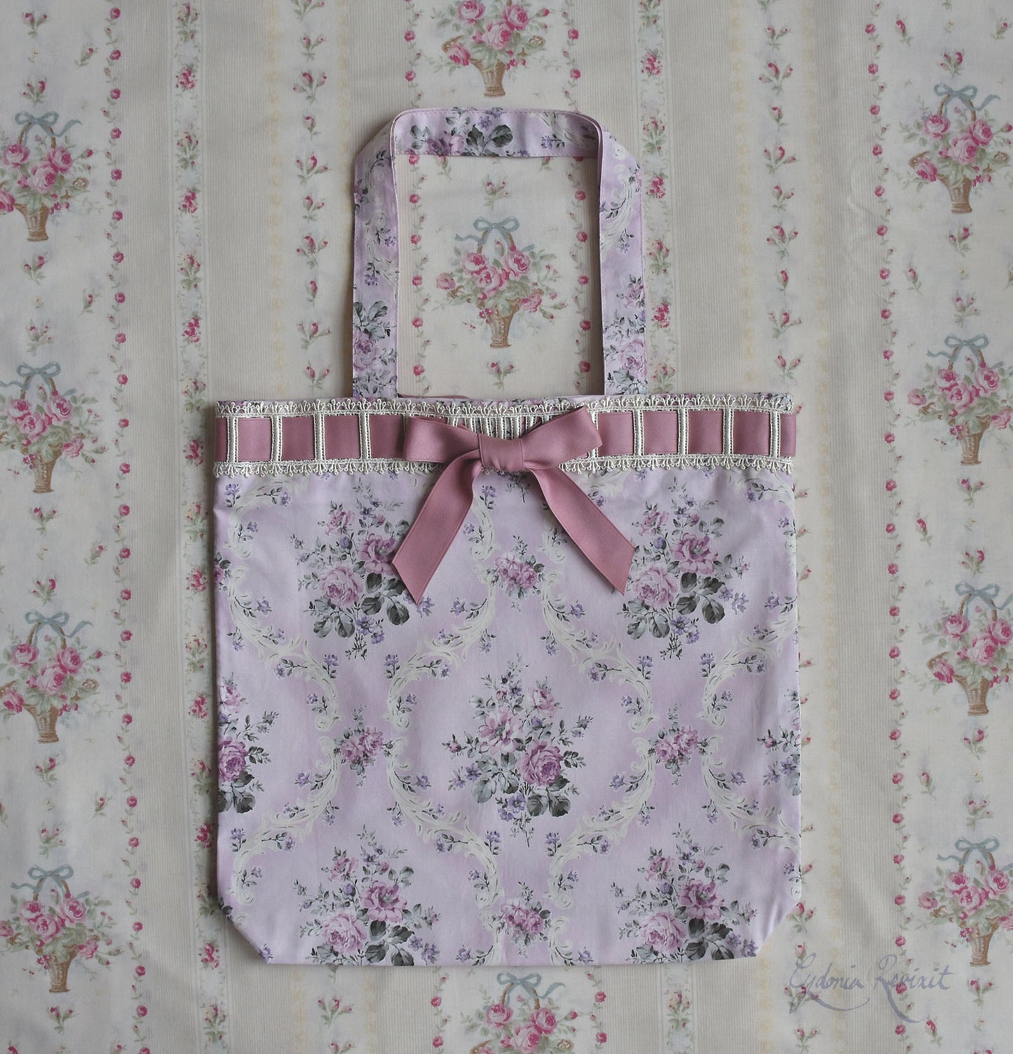 [Nostalgia Series] Laced-up Floral Print Tote Bag: Rose Vine